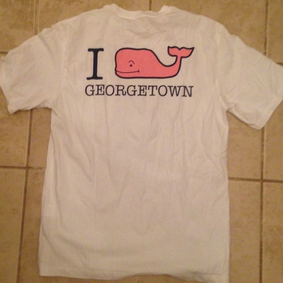 Vineyard vines tee and reusable shopping tote