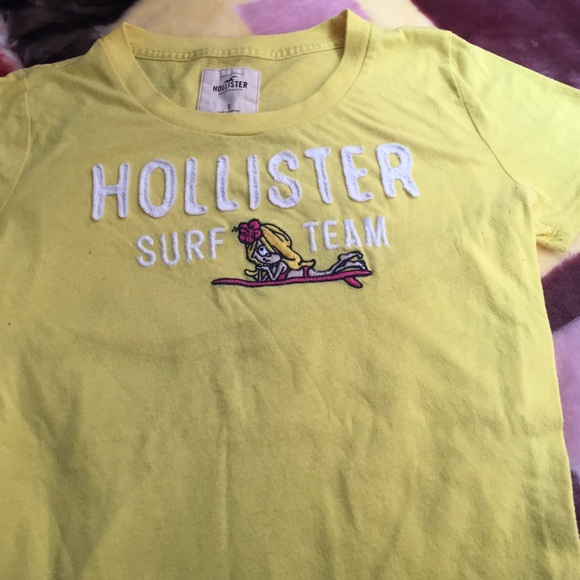 Hollister t shirt