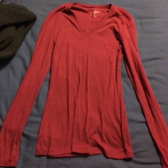 Red long sleeve v neck