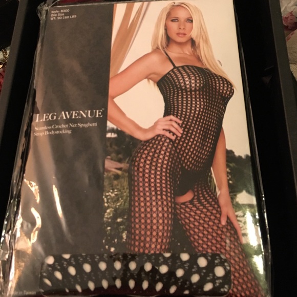 NEW Leg Avenue Seamless Crochet Black Bodystocking