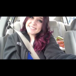 Meet your Posher, Alexis