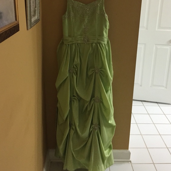 Ivy Green Girls Formal Dress - Picture 1 of 4