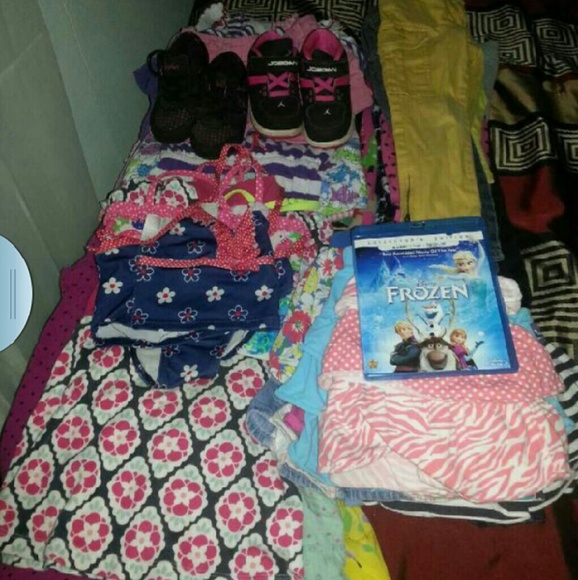 !!!!SOLD!!!!! 40 piece lot of 3t & 4t girl clothes