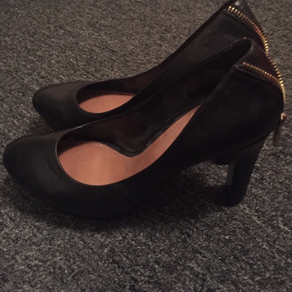 Vince Camuto Heels - Picture 3 of 3