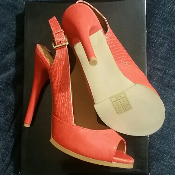 Sandals - Picture 2 of 2