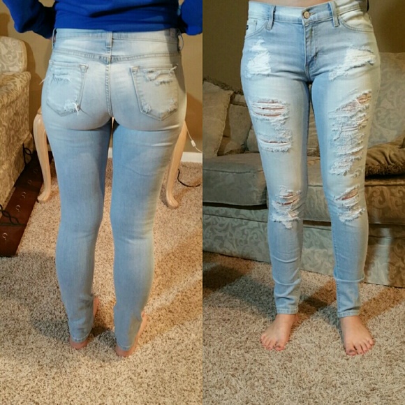 Buckle Denim - The Buckle KanCan Destructed Light Wash Jeggings!
