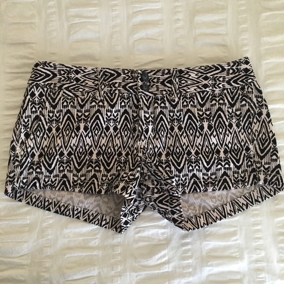 American Eagle Twill Tribal Print Short