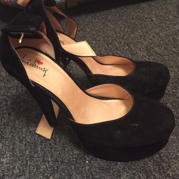 High heels - Picture 3 of 3