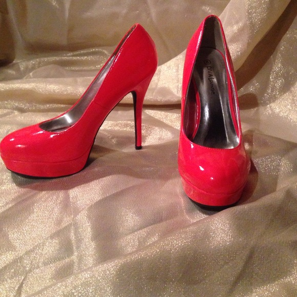 Neon pink heels - Picture 2 of 3