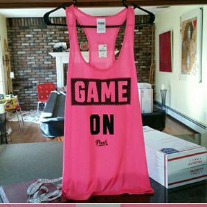 Vs pink tank