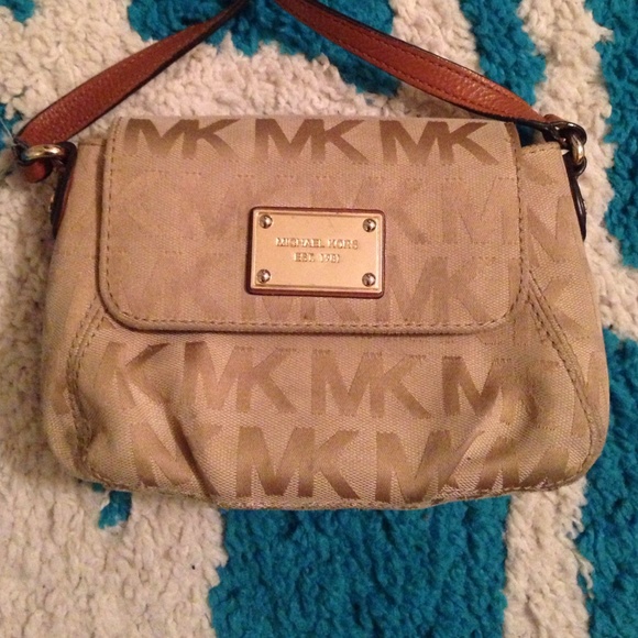 FINAL PRICE DROP! Michael Kors Crossbody