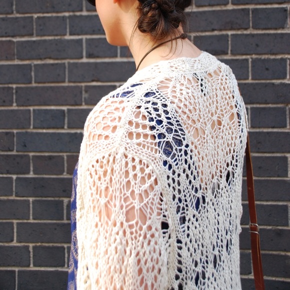 Forever 21 Sweaters - Forever 21 knit long cardigan. Forever 21 Sweaters - Forever 21 knit long cardigan.