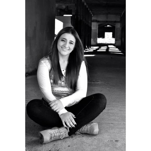 Meet your Posher, Cynthia - Picture 1 of 1