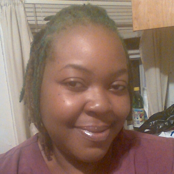 Meet your Posher, Sharron - Picture 1 of 1