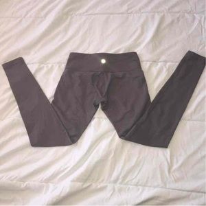 Wunder under lulu lemon leggings💜