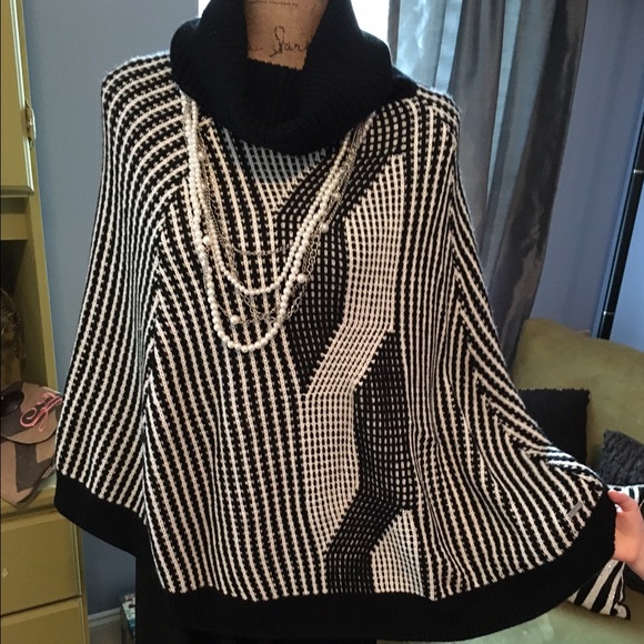 Brand New Calvin Klein cape with versatile neck!! - Picture 1 of 3