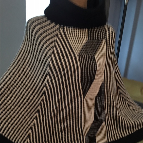 Brand New Calvin Klein cape with versatile neck!! - Picture 3 of 3