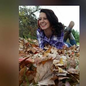 Meet your Posher, Caitlin