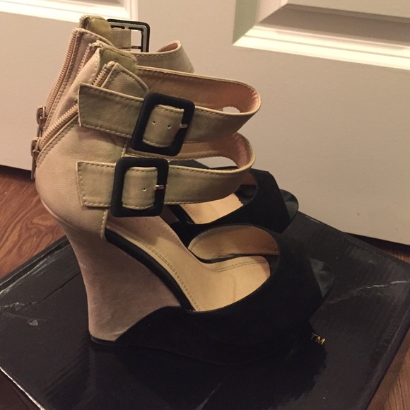 Liliana Wedge Heels