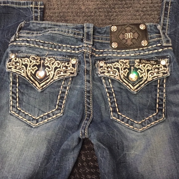Miss Me Straight Leg Jean. Size 25.