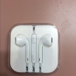 Apple ear buds