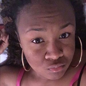 Meet your Posher, Lanayja