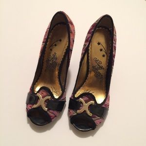 Naughty Monkey stitched peep toe chunky heel