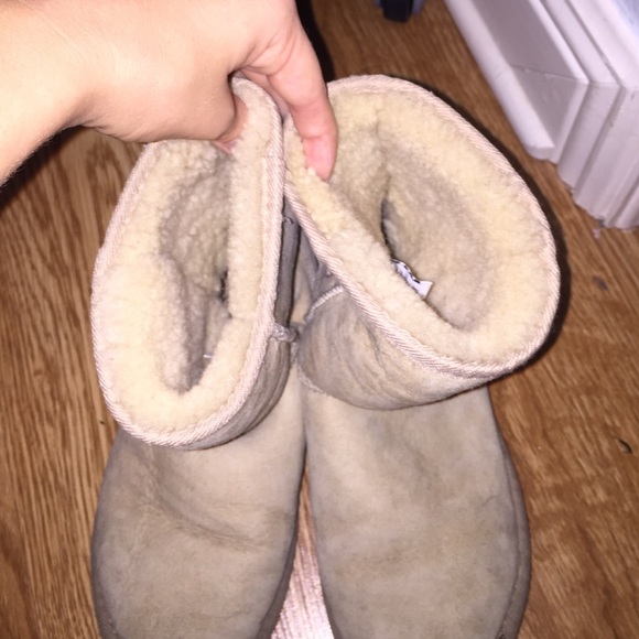 UGG - Picture 3 of 3