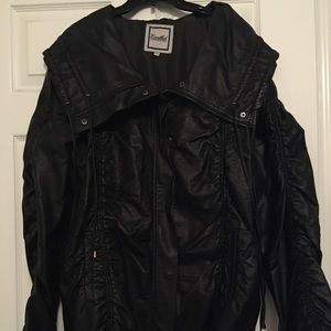 New Beautiful Women's  Black Leather Collar 3x