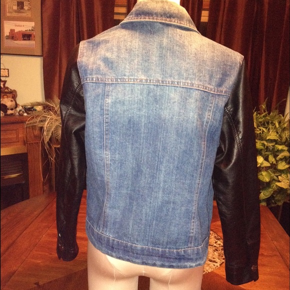 Jean Jacket with leatherlike sleeves - Picture 2 of 2