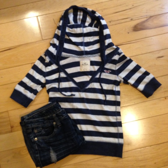 Hollister Sweaters - Hollister hoodie sweater