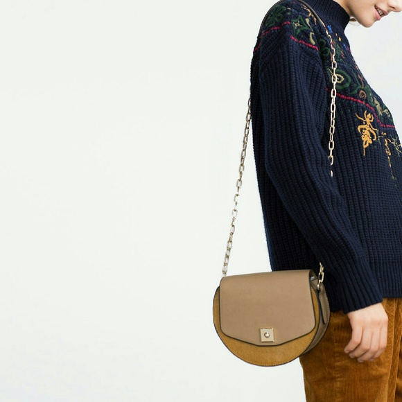 🎉 HOST PICK 🎉 Zara mini messenger bag (8437) - Picture 4 of 8