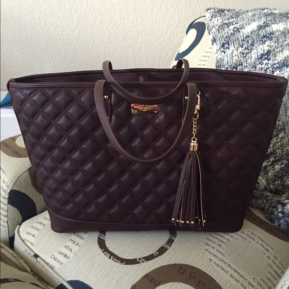 🛍SOLD!!!🛍BCBG Paris Tote🛍