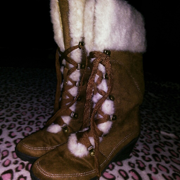 Final price! Furry boots