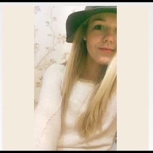 Meet your Posher, Helen