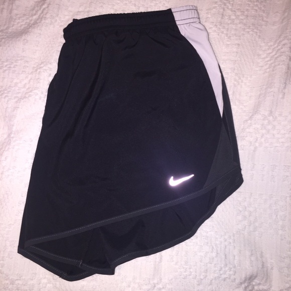 NIKE DRI-FIT RUNNING SHORTS