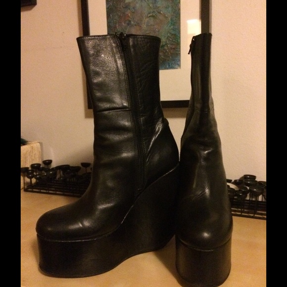 Surface to air blast boots sold out everywhere - Picture 2 of 4