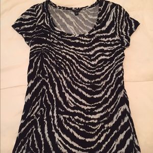 Ann Taylor short-sleeved tshirt