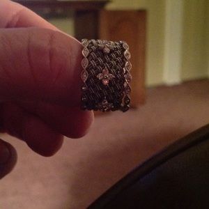 A Reeds jewelry Simon G white gold diamond ring.