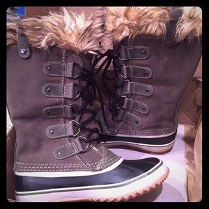 Sorel Joan of Artic boots. Brand new, hard to find