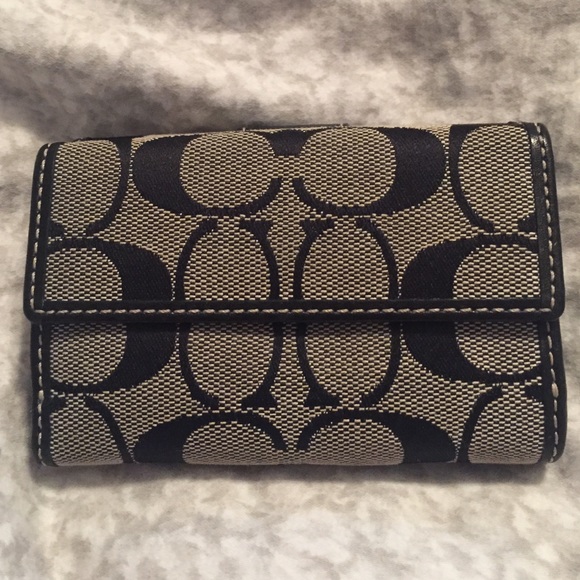 coach wallet - Picture 2 of 4