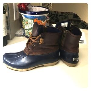 Sperry 'Saltwater' Duck boot, size 6, navy