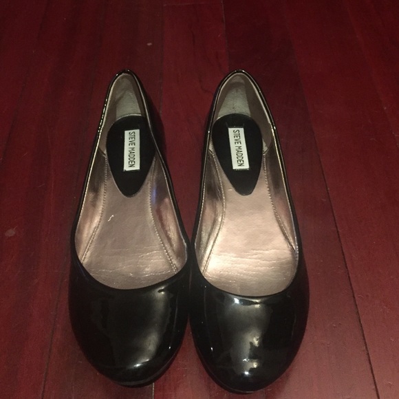 Black Steve Madden flats