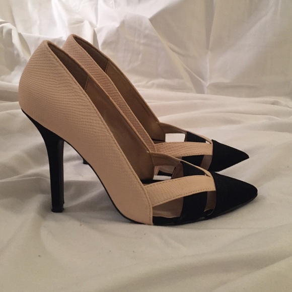 Qupid Pumps - Picture 2 of 4