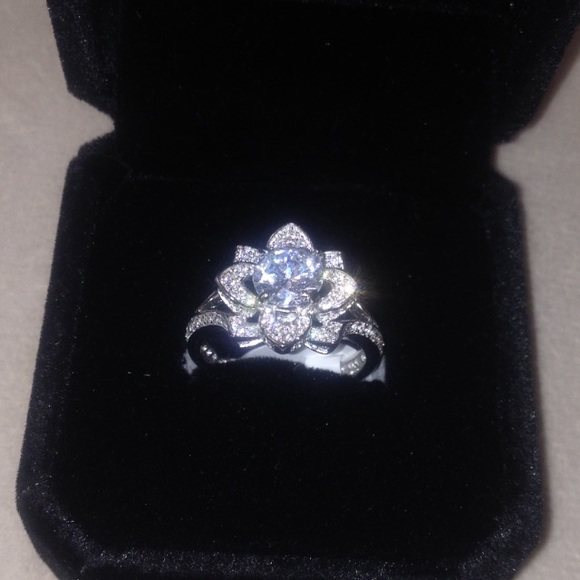 🎉SALE! The 2 Row Lotus Ring - Picture 3 of 6