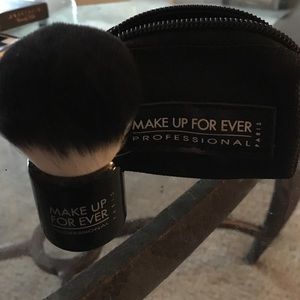 NEW! Makeup forever brush