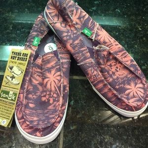 Sanuk sidewalk Surfer