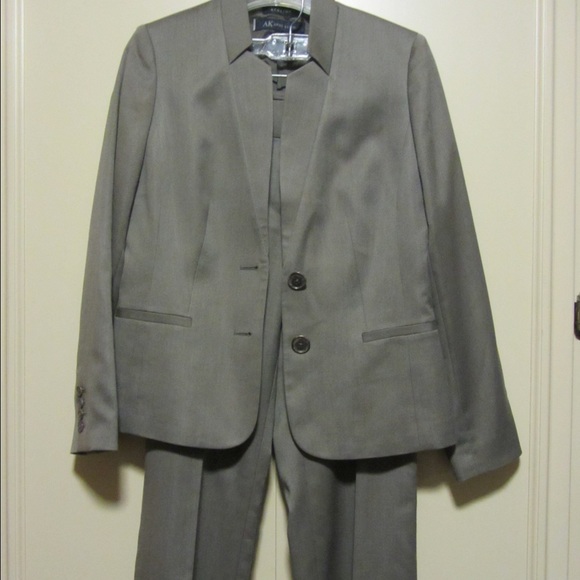 NWOT Women's Anne Klein Pant Suit Size 8P