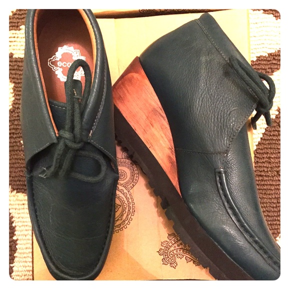 **Sold in a bundle** ecote meeko wedge bootie!