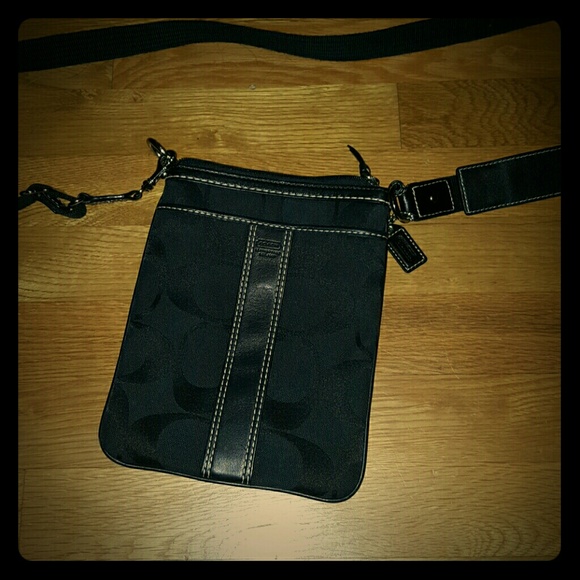 Coach Handbags - COACH Small Crossbody